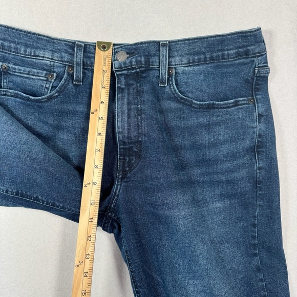 Levis Jeans Mens 33X34 Blue 541 Straight Leg High Rise Dark Wash - Picture 9 of 13